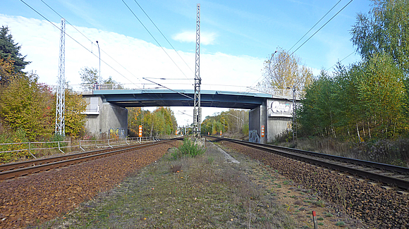 Brücke im Zuge der Wegedornstraße über Gleise der DB AG, Berlin